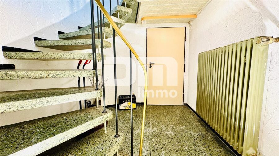 (R)erserviert!!!Einfamilienhaus mit 2 Balkonen, Garten / Freisitz + Garage in gesuchter Wohnlage - KG Treppenaufgang